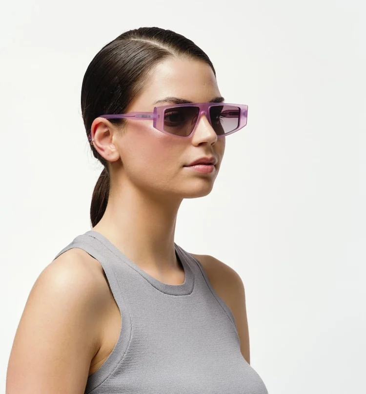 1802202401 Columbia, Purple sunglasses model right view