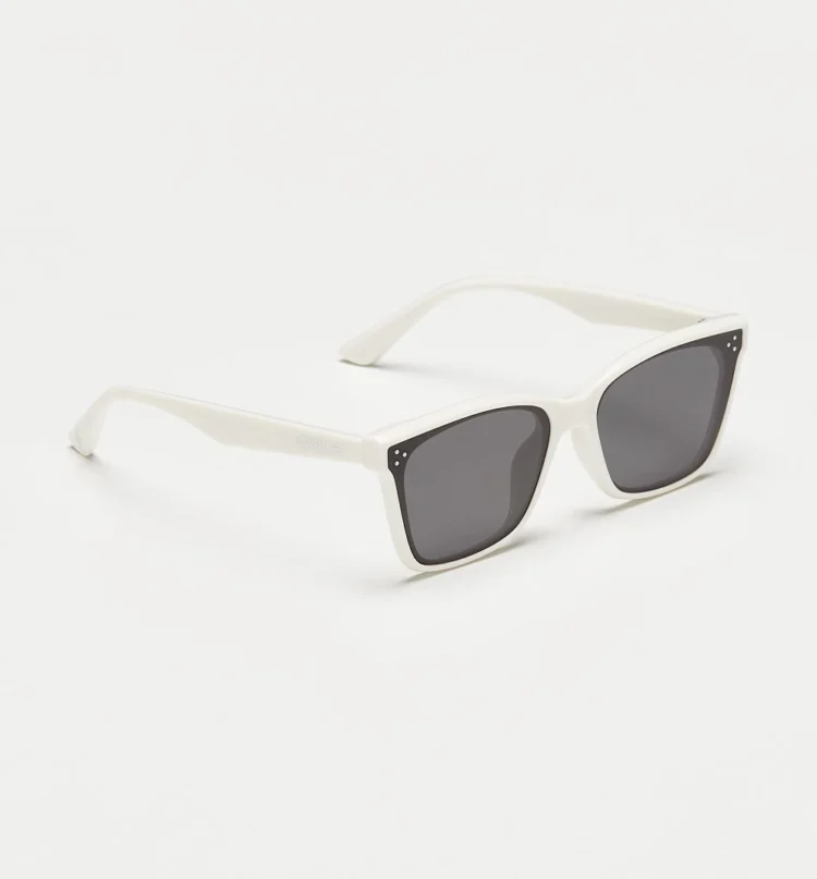 1802202485 Ethel, White sunglasses front right view