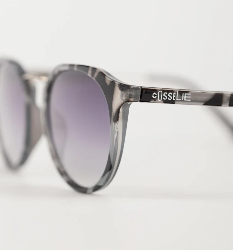 1802202324 Lindau, Gray Tortoise sunglasses closeup